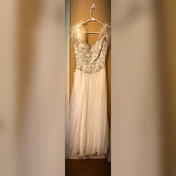 Mike Benet Formals size 8 wedding / prom dress - Picture 1 of 3